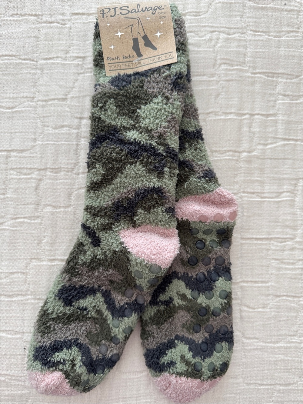 PJ Salvage NWT Women’s Plush Grip Lounge Socks - Camo/Pink, Size 9-11